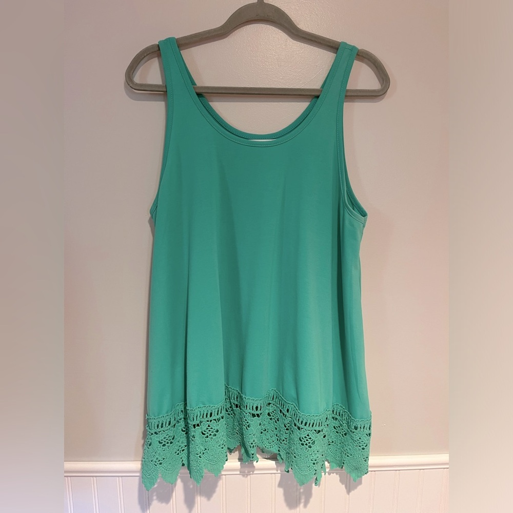 XiaoMaAnJi 1XL Women’s Kelly Green Tank Top with Crochet Bottom